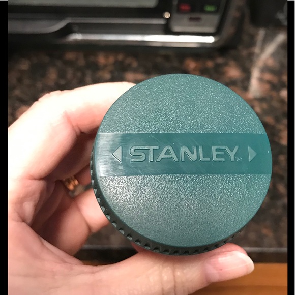 NWOT Stanley Classic Vacuum Insulated Thermos - Picture 6 of 9